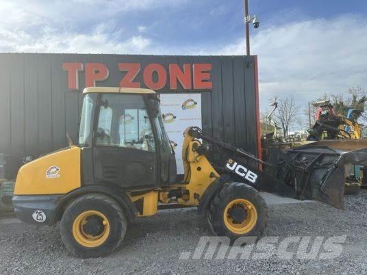 JCB 406 à 23500 € HT Cargadoras sobre ruedas