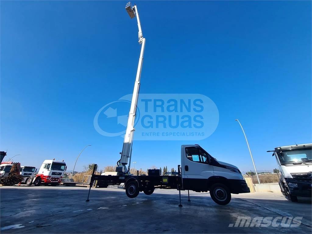 Cela DT Truck 25 Plataformas sobre camión