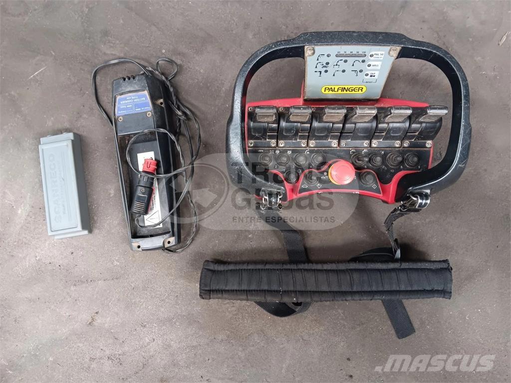 Palfinger PK 16002 Grúas cargadoras