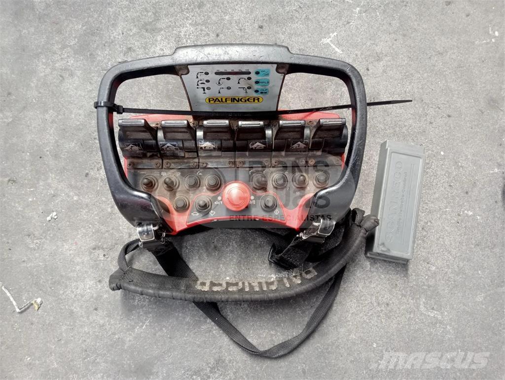Palfinger PK 20002 Grúas cargadoras