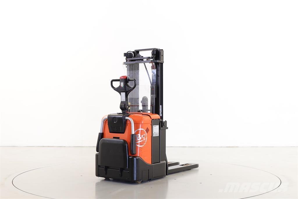 BT SPE125 Montacargas manual