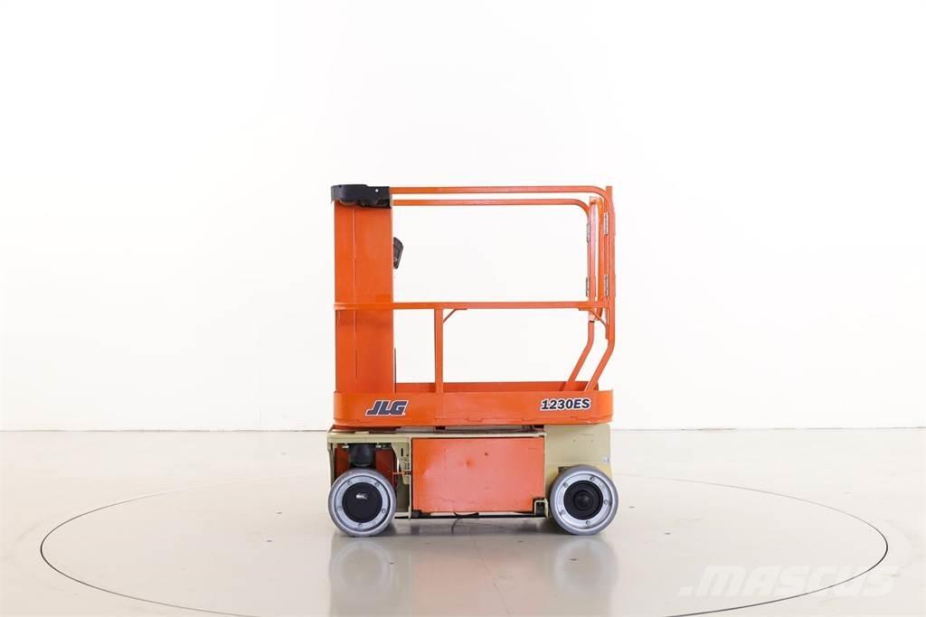 JLG 1230ES Plataformas con jaula de elevación