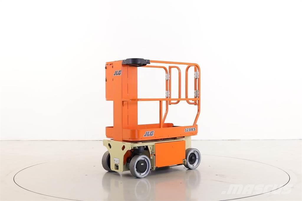 JLG 1230ES Plataformas con jaula de elevación