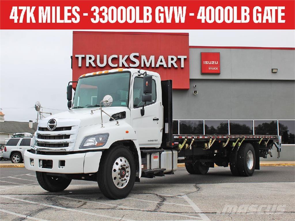 Hino 338 Camiones de cama baja