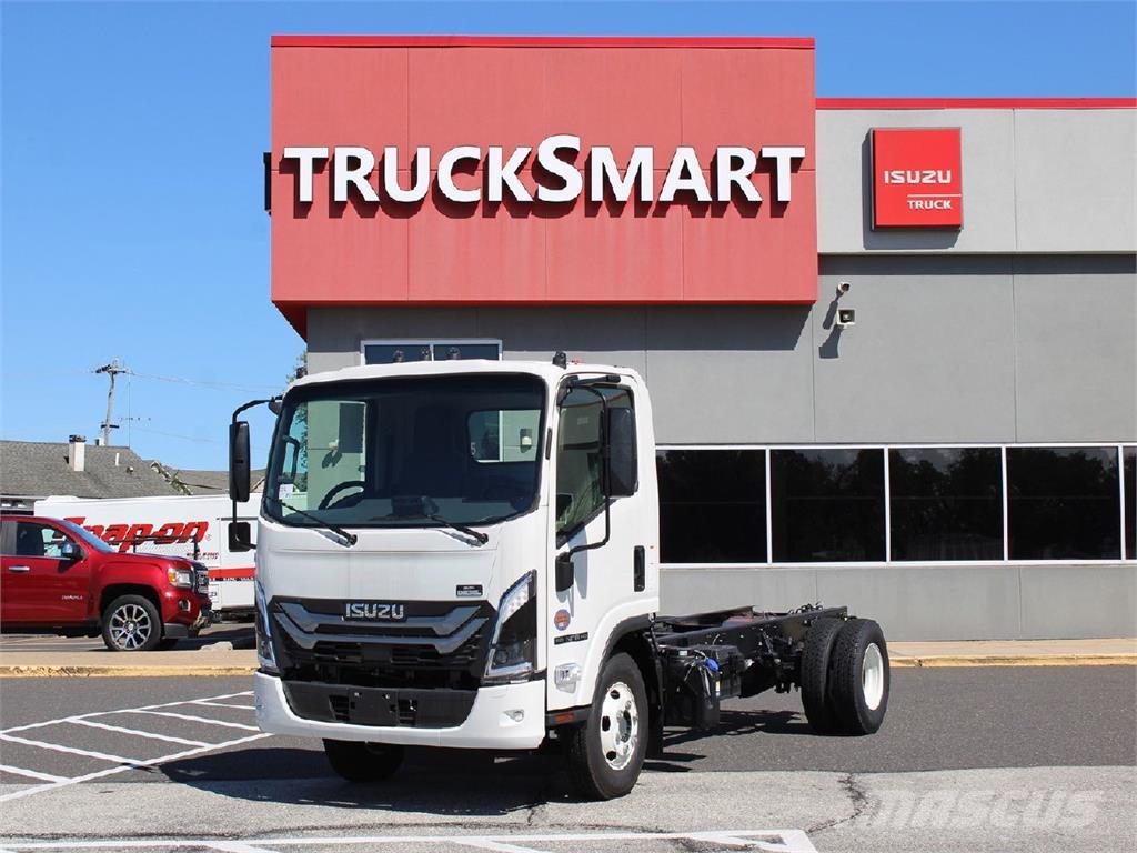 Isuzu NPR-HD Camiones de cama baja