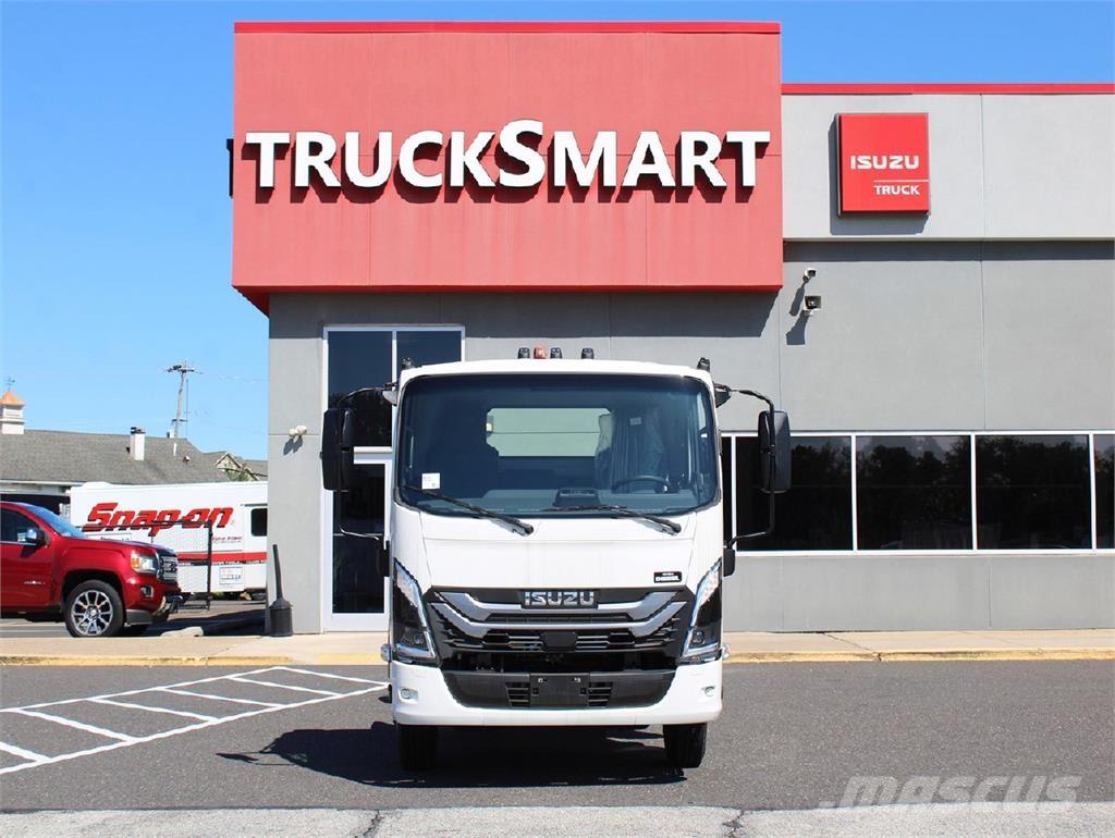 Isuzu NPR-HD Camiones de cama baja