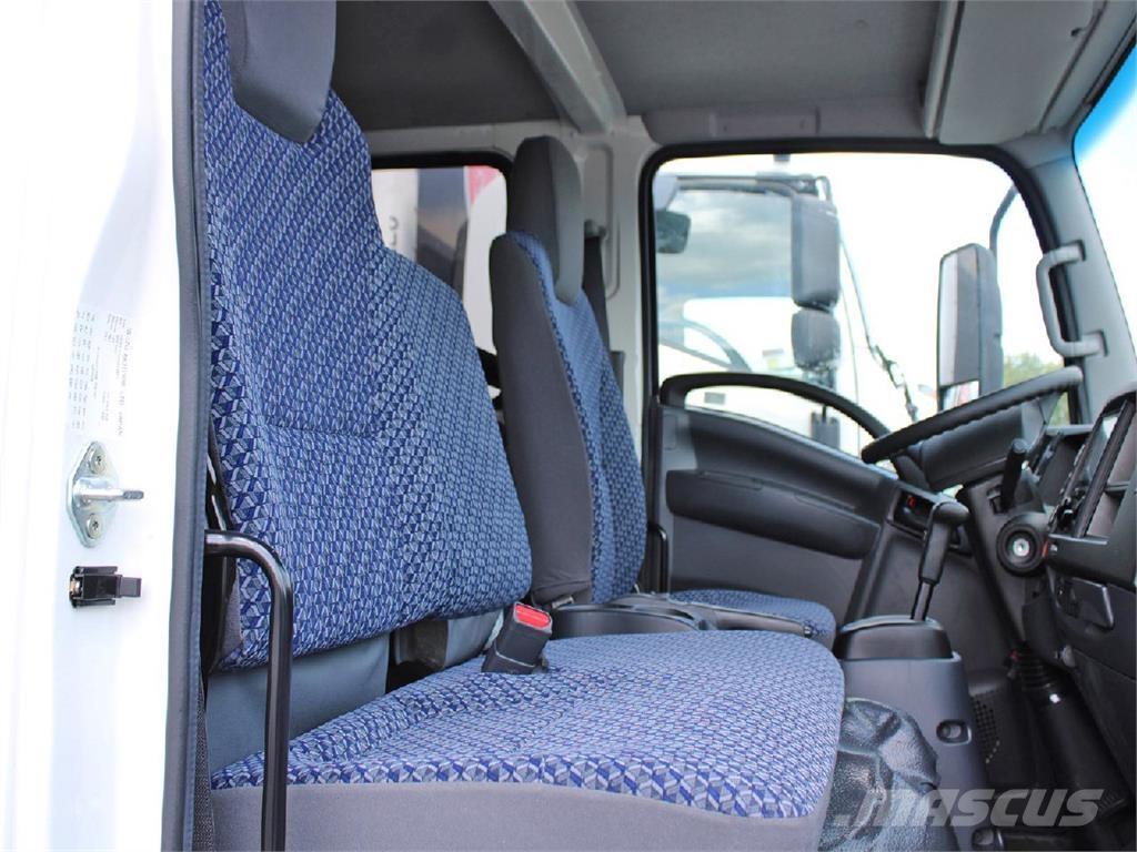 Isuzu NRR Camiones con caja de remolque