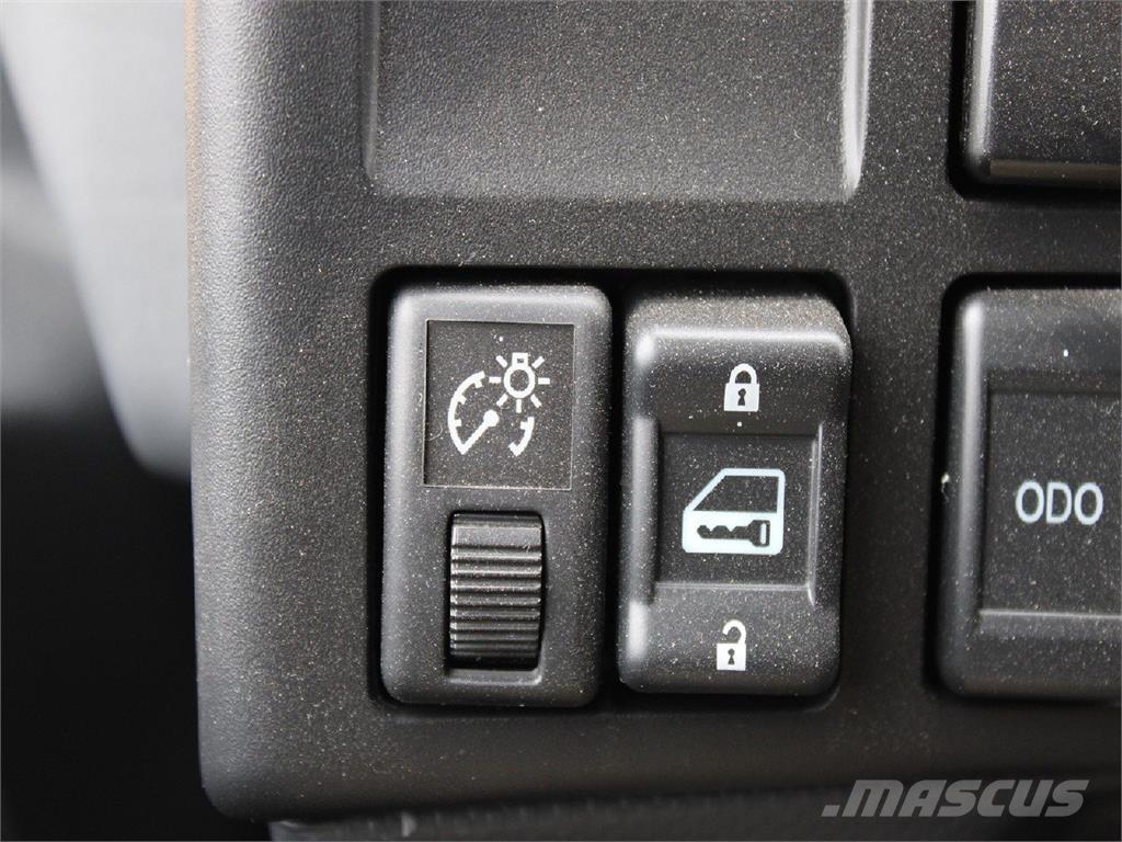 Isuzu NRR Bañeras basculantes usadas