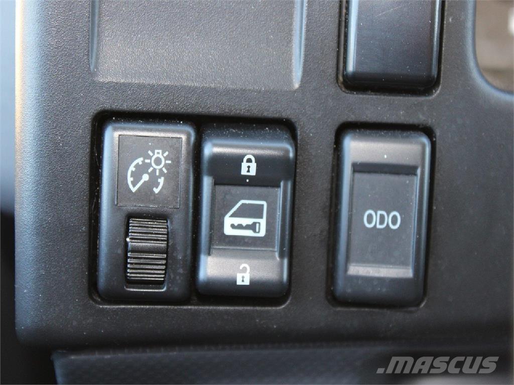 Isuzu NRR Bañeras basculantes usadas