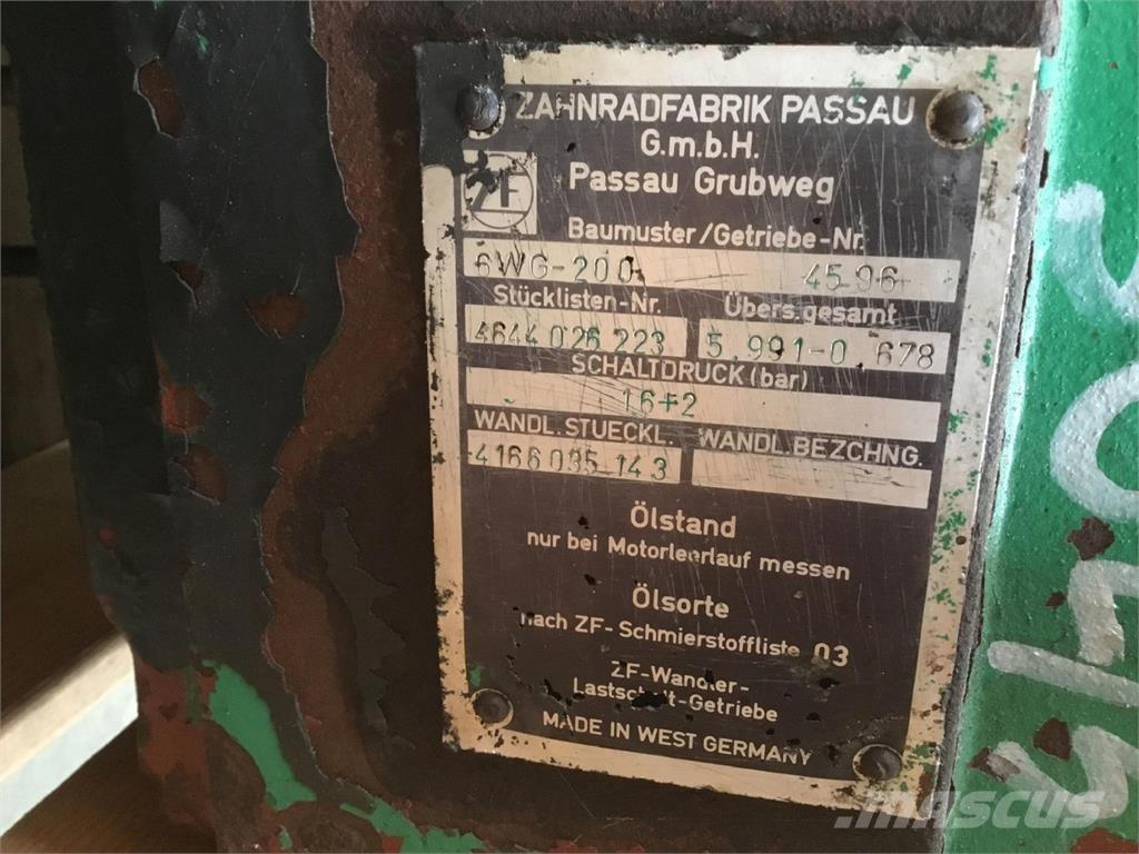 Krupp KMK 3045 gearbox ZF 6WG200 Transmisiones