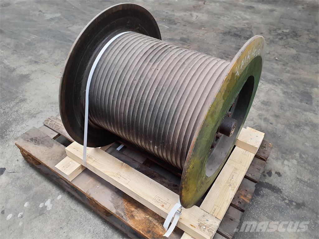 Krupp KMK 4060 winch Piezas y equipos para grúas