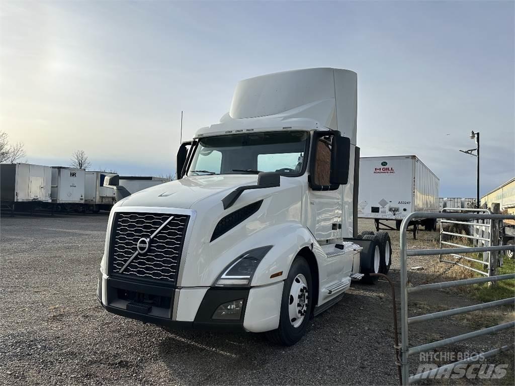 Volvo VNL300 Camiones tractor