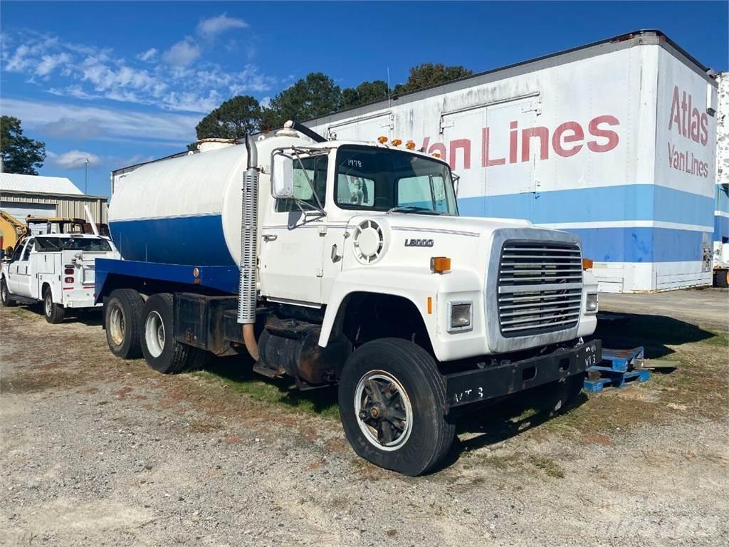 Ford L8000 Otros