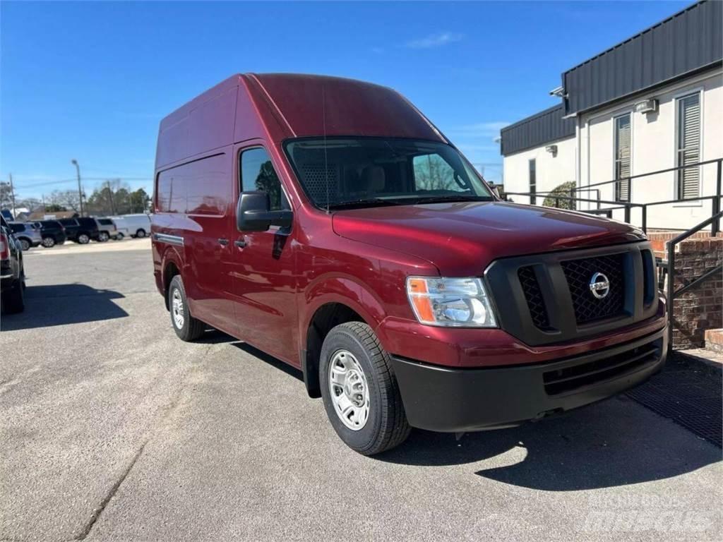 Nissan NV Otros