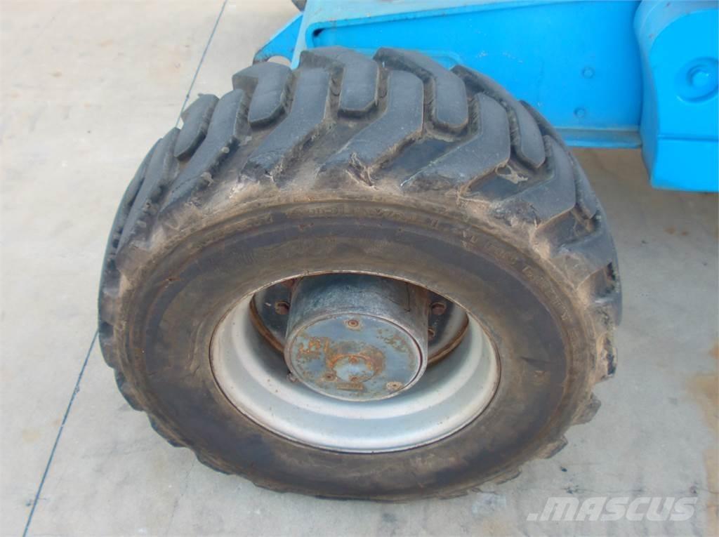 Aichi SP18AJ Plataformas con brazo de elevación telescópico