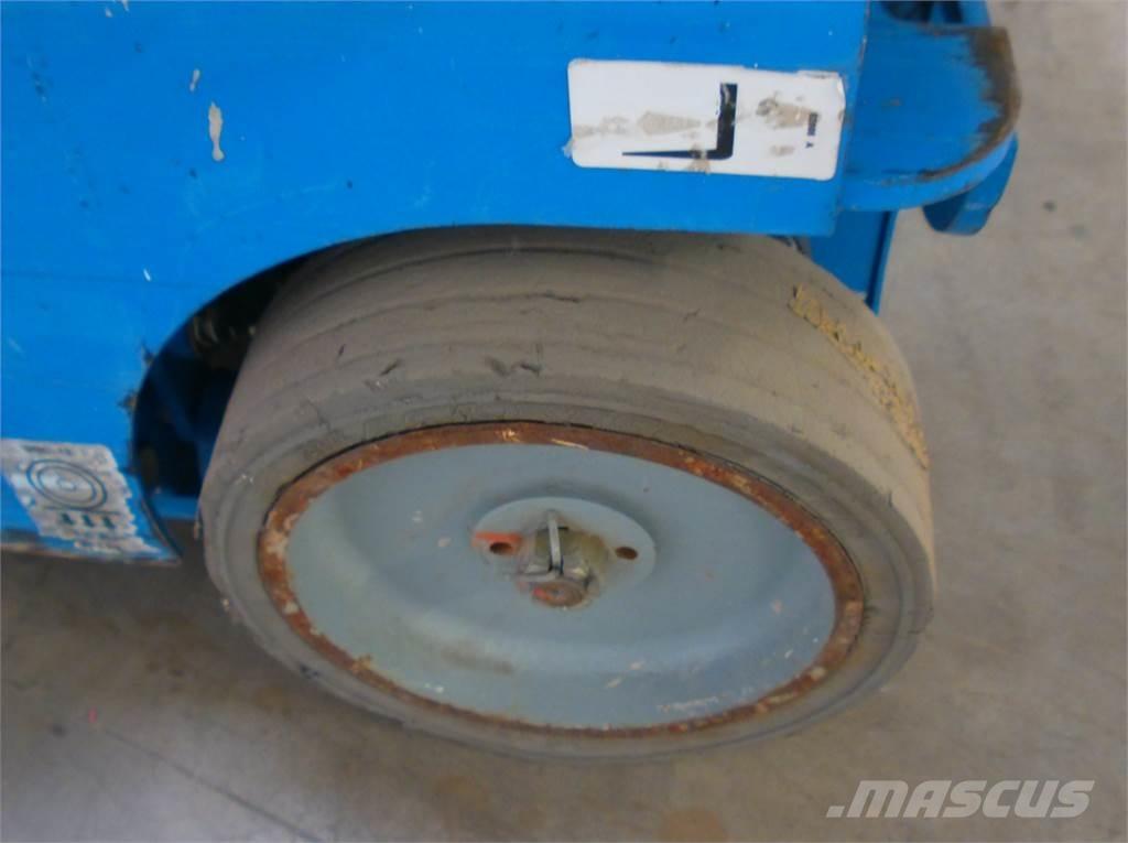 Genie GRC12 Plataformas con jaula de elevación