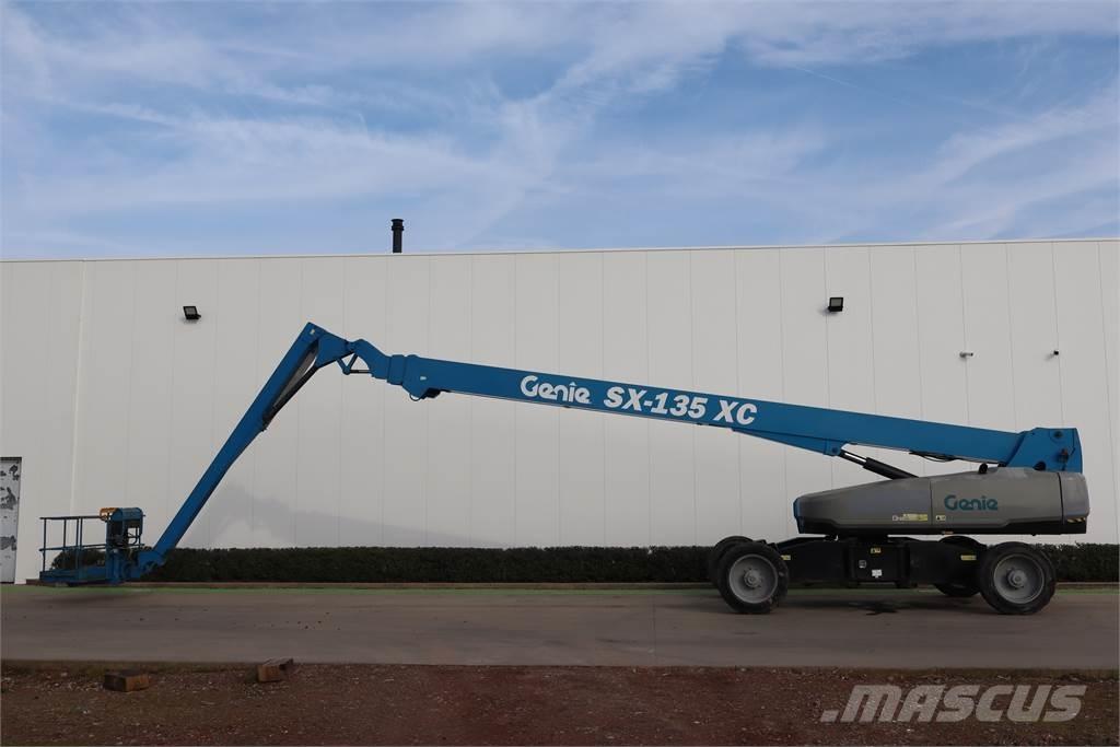 Genie SX135XC Plataformas con brazo de elevación telescópico