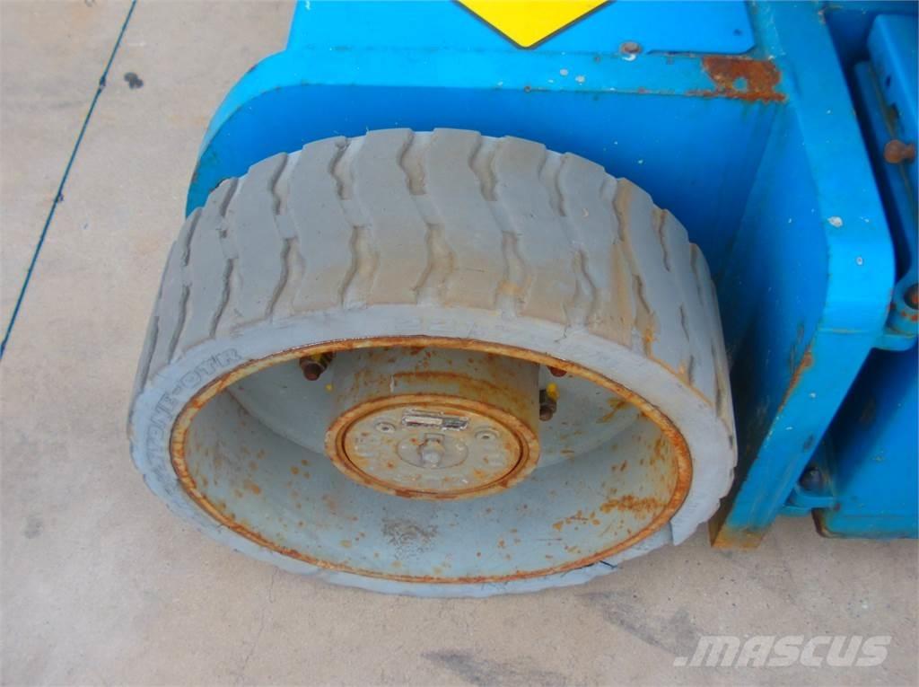 Genie Z30-20N Plataformas con brazo de elevación manual