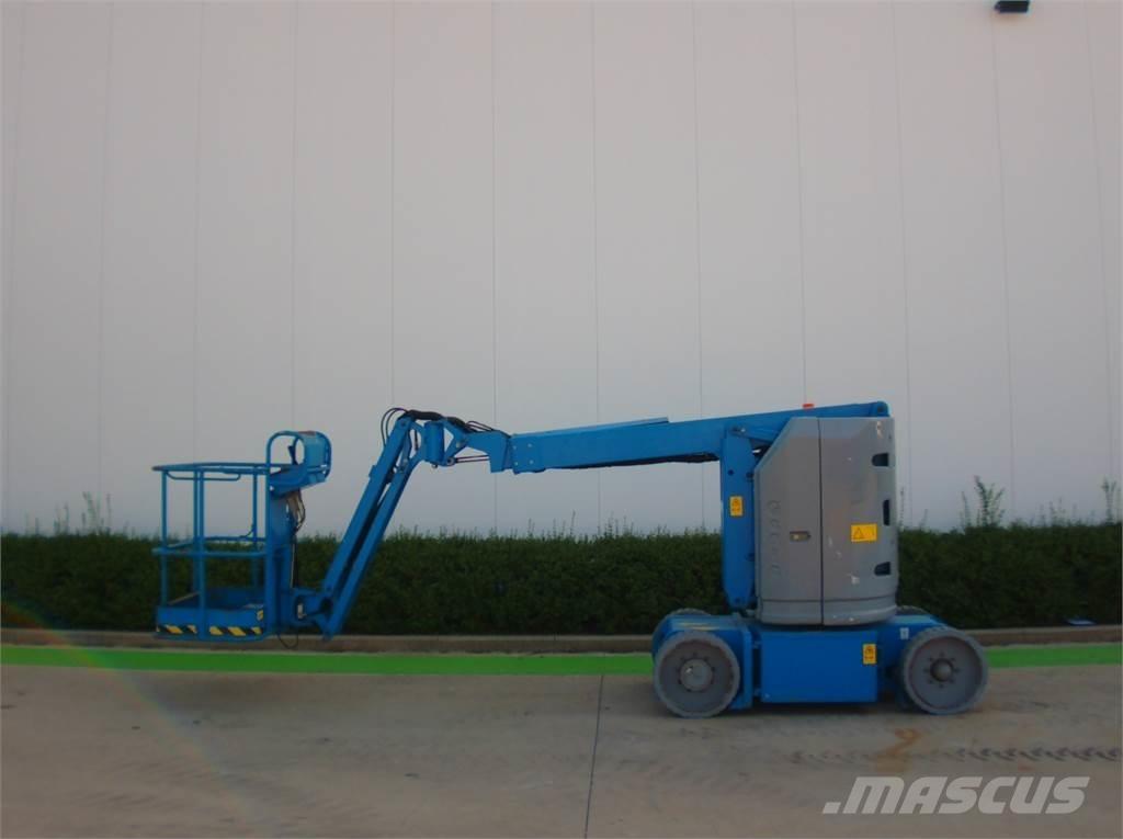 Genie Z30-20NRJ Plataformas con brazo de elevación manual