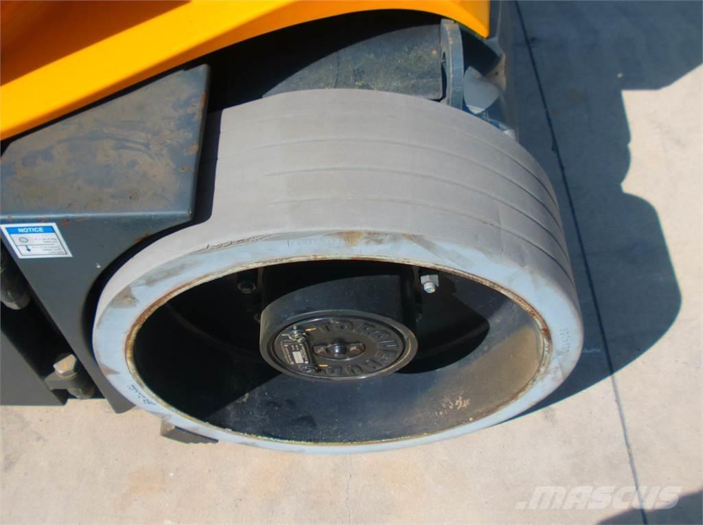 Haulotte HA12CJ+ Plataformas con brazo de elevación manual