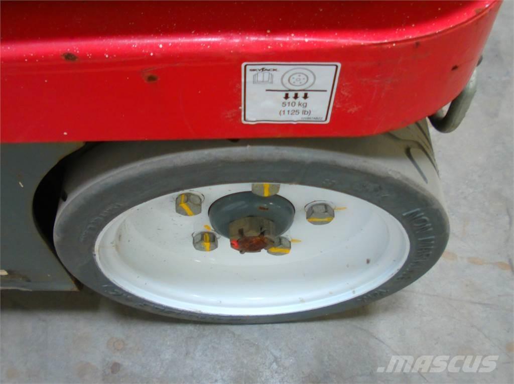 SkyJack SJ16 Plataformas con jaula de elevación