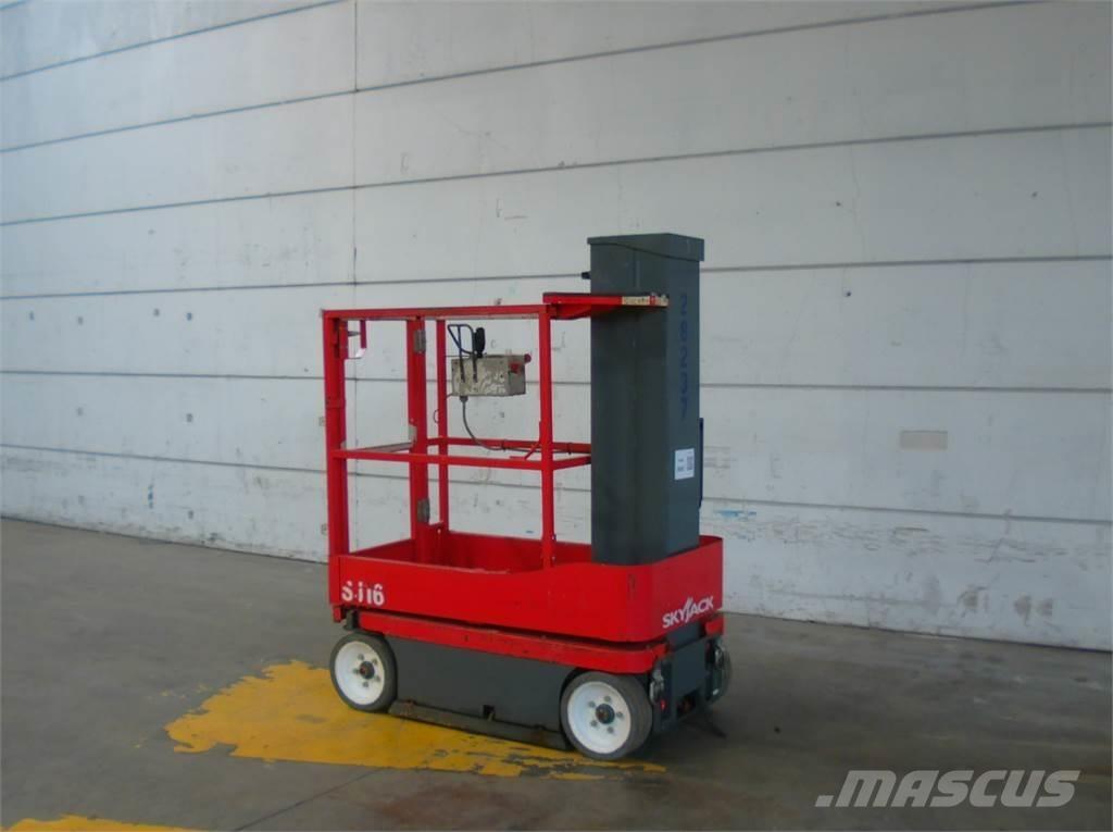 SkyJack SJ16 Plataformas con jaula de elevación