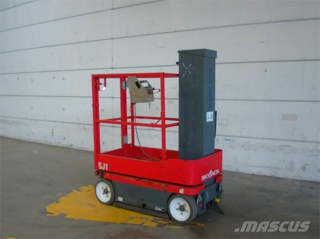 SkyJack SJ16 Plataformas con jaula de elevación