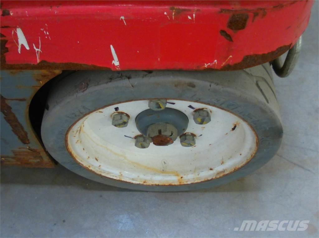 SkyJack SJ16 Plataformas con jaula de elevación