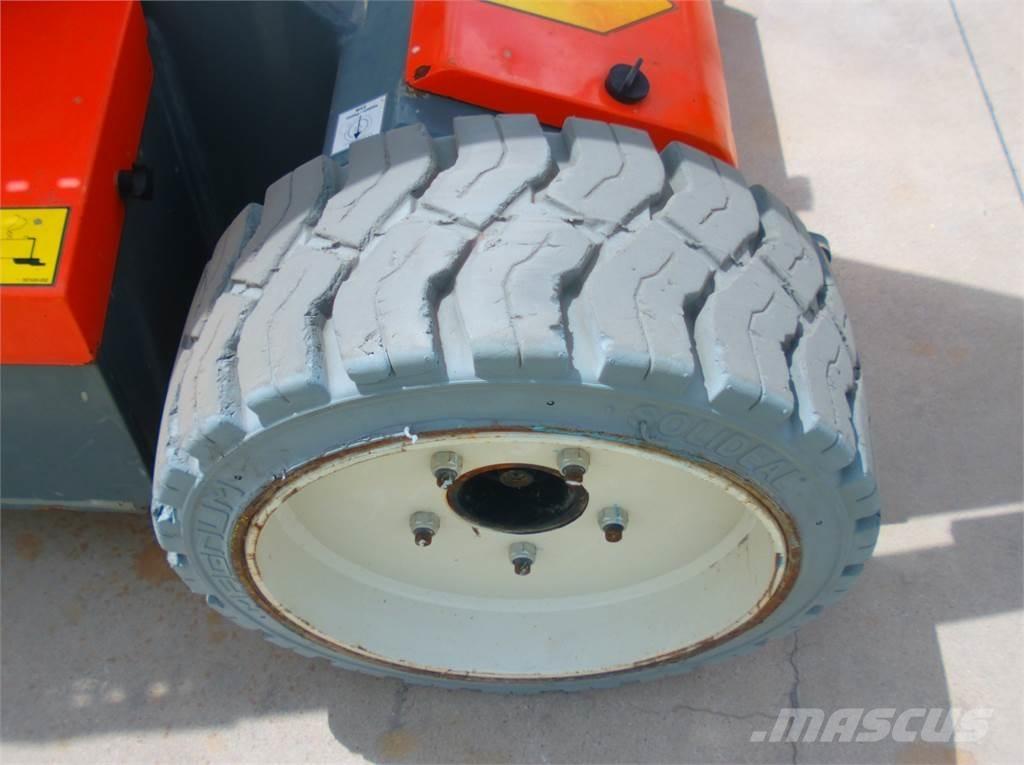 Snorkel A38E Plataformas con brazo de elevación manual