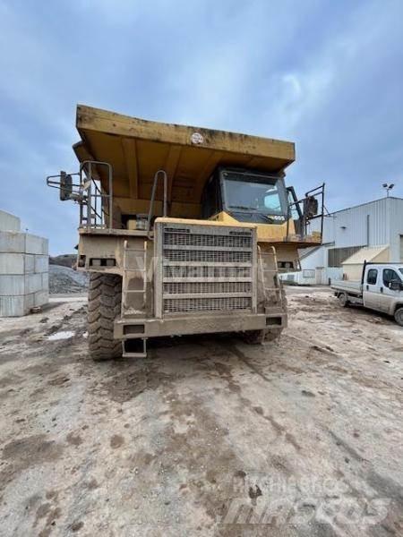 Komatsu HD605-7 Camiones de volteo rigidos