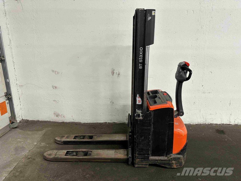 BT SWE 100 Montacargas manual