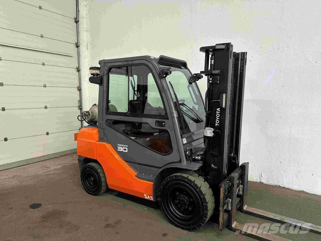 Toyota 02-8FGF30 Camiones LPG