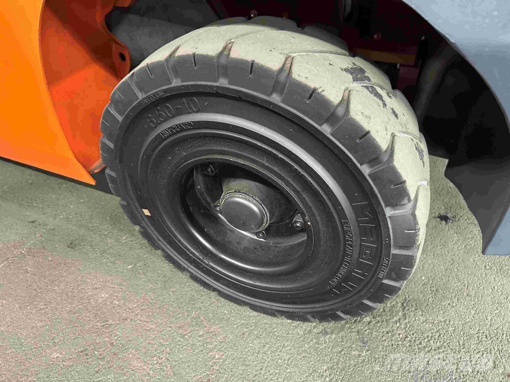 Toyota 02-8FGF30 Camiones LPG