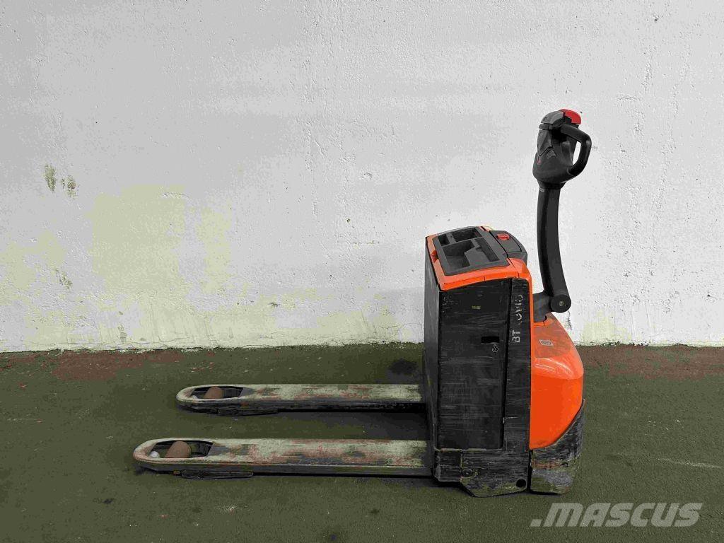 Toyota LWE 160 Montacargas de baja elevación