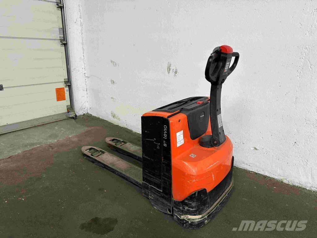 Toyota LWE 200 Montacargas de baja elevación