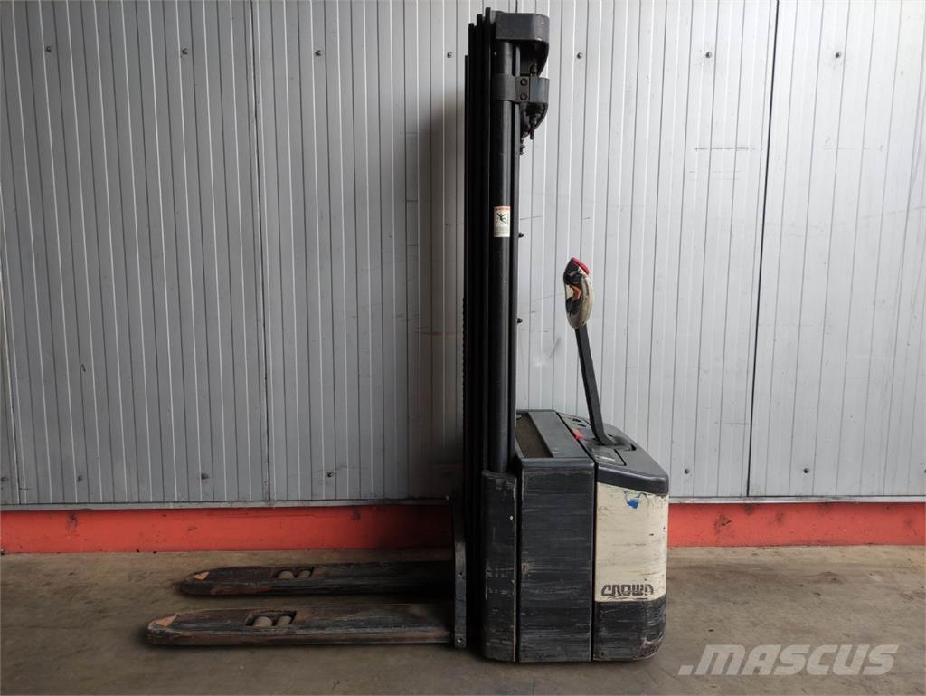 Crown WE 2300-1.6 TT Montacargas manual