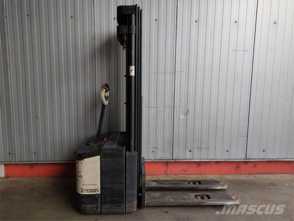 Crown WE 2300-1.6 TT Montacargas manual