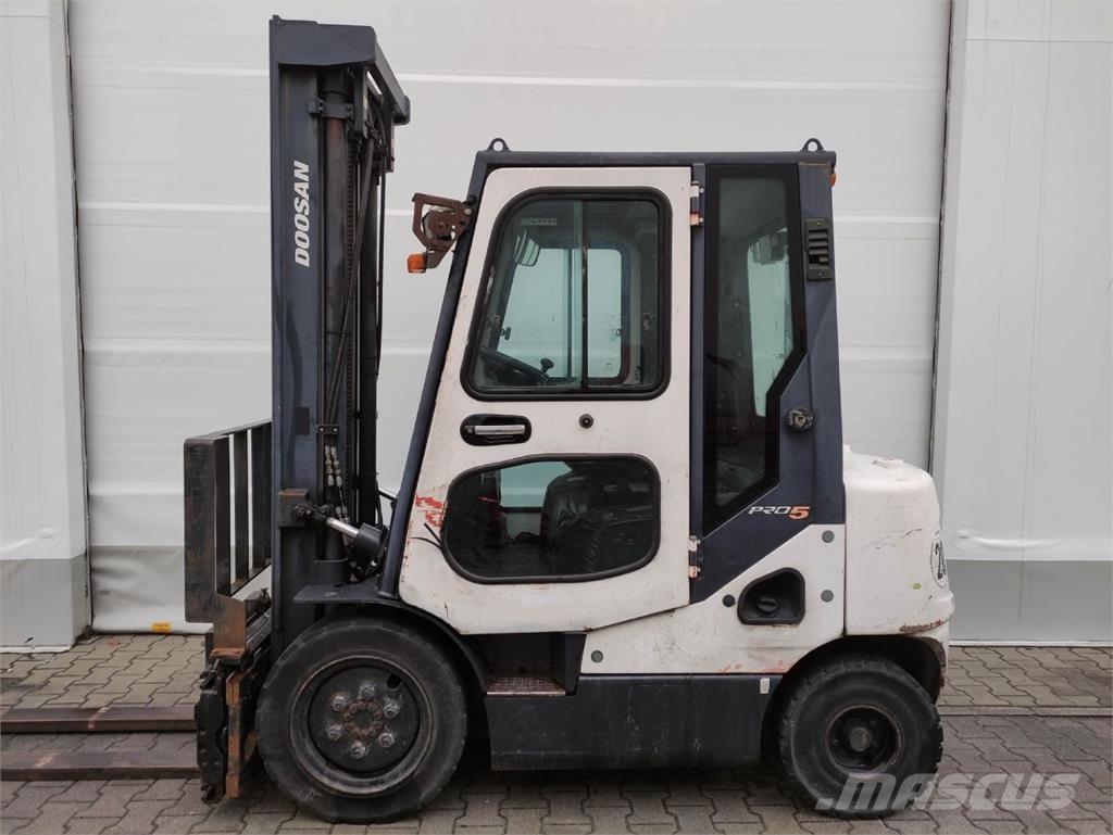 Doosan D25S-5 Camiones diesel