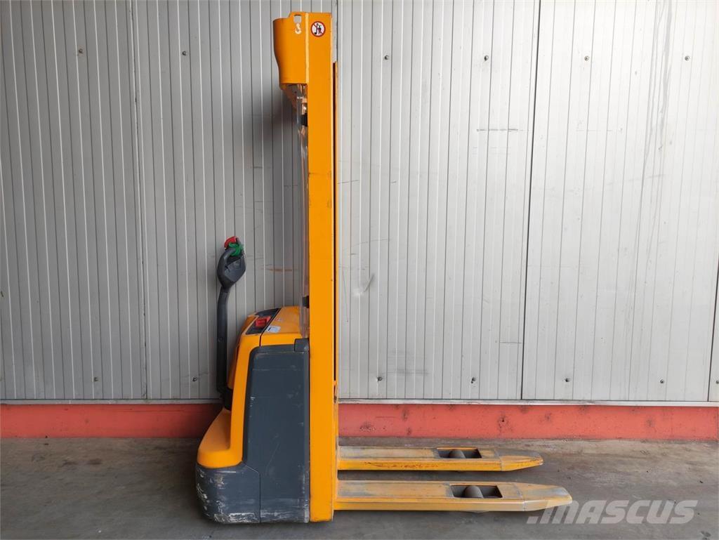 Jungheinrich EJC 112 Montacargas manual