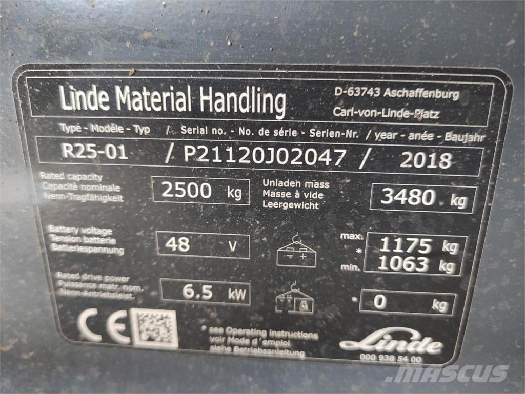 Linde R25-01-112 Montacargas de alcance de gran altura