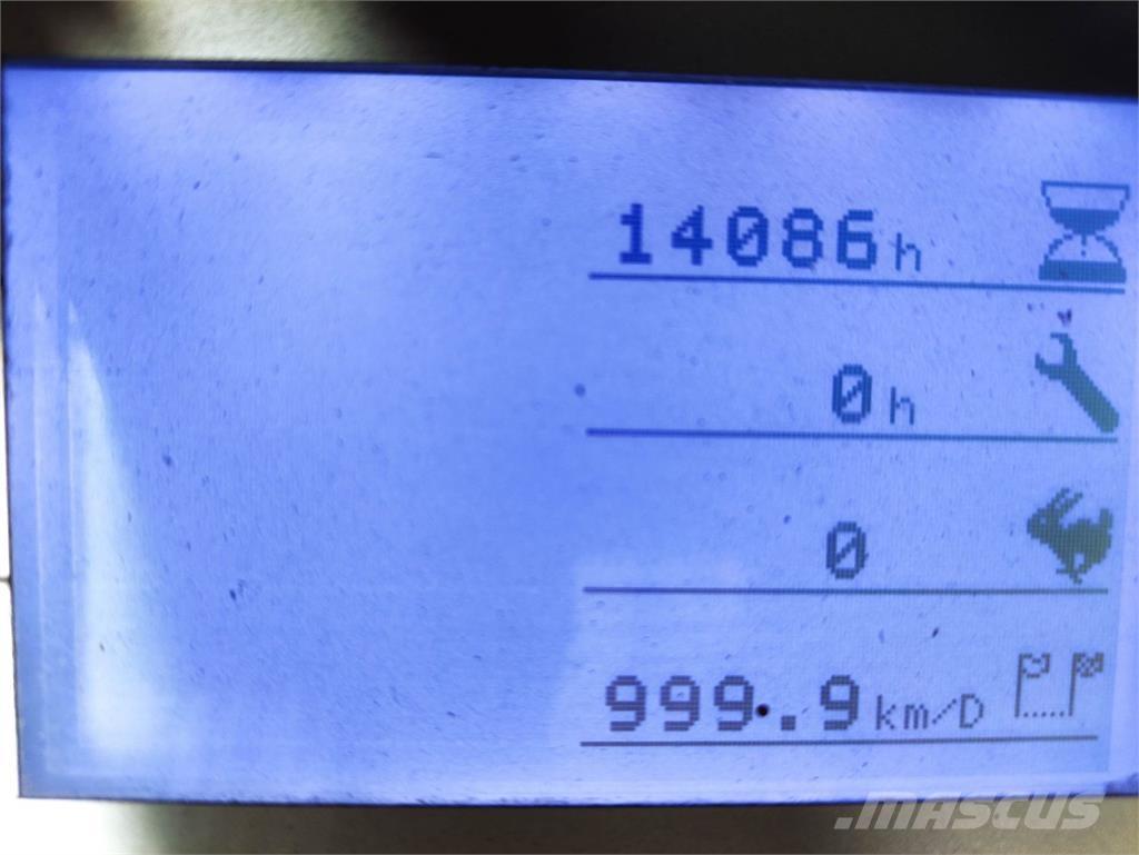 Still LTX-70 Camiones con grúa