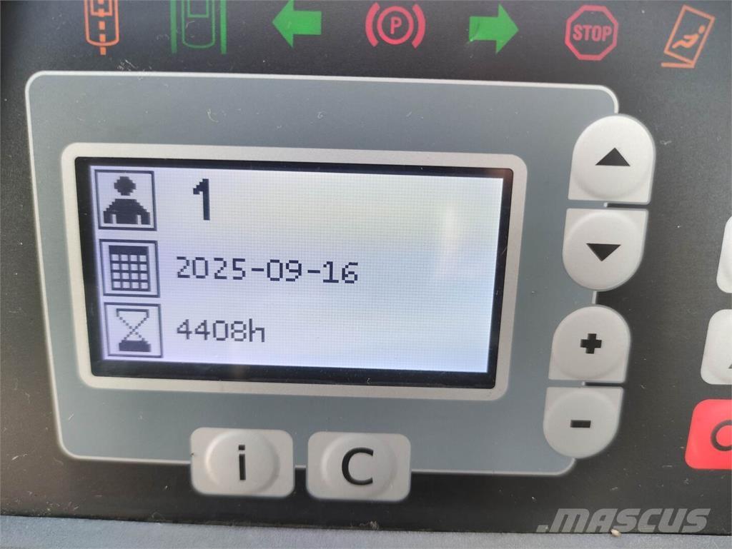 Toyota RRE160HH Montacargas de alcance de gran altura