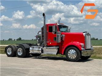 Kenworth W 900