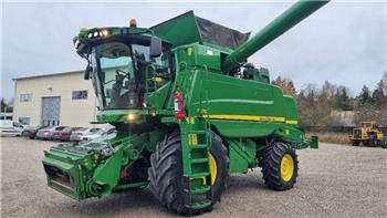 John Deere T670i