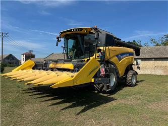 New Holland 8070