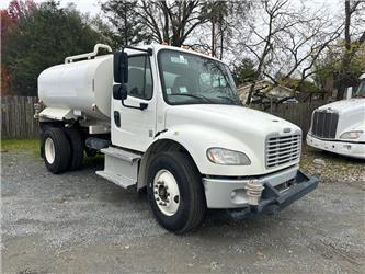 Freightliner M2106