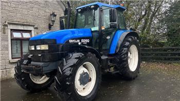 New Holland 8260