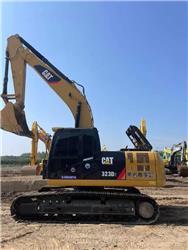 CAT 323 D