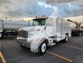 Peterbilt 337