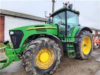 John Deere 7820